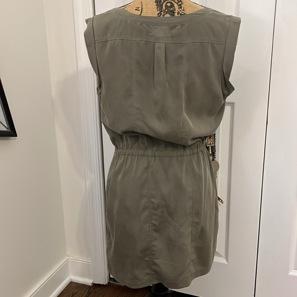 Olive green, mini dress size small silence and noise is the brand gently used - Picture 4 of 4